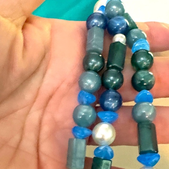 Avon Vintage 1988 South of France Faux Pearl Molded Blue Green Bead Necklace - Picture 6 of 7